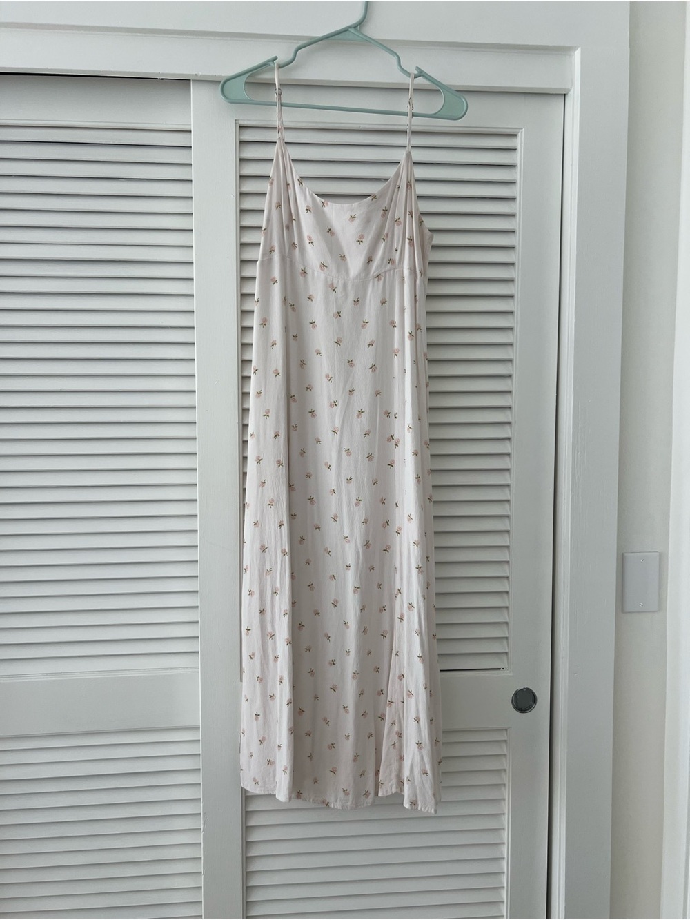 Brandy Melville white floral maxi dress